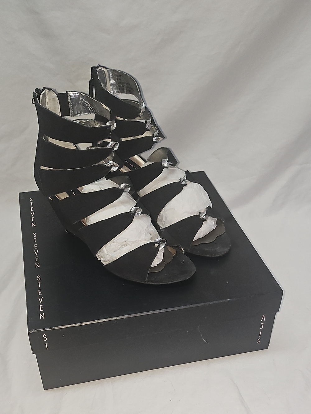 Steve Madden Georgy Black Sued Strappy Gladiator Heels 6 1/2